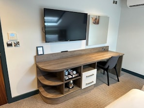 1 bedroom, desk, laptop workspace, blackout drapes