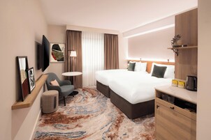 Ropa de cama de alta calidad, escritorio, cortinas opacas