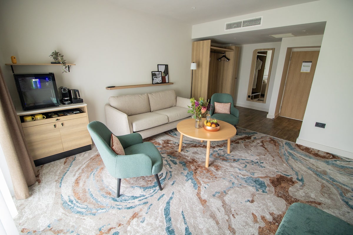 Suite, 1 Bedroom | 1 bedroom, premium bedding, desk, laptop workspace