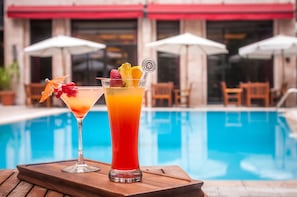 Outdoor pool - Le Commodore (Beirut)