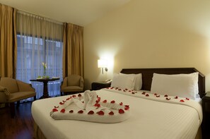 Minibaari, tallelokero huoneessa, yksilöllisesti sisustettu