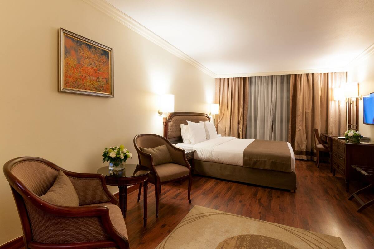 Minibar, in-room safe, blackout drapes, soundproofing
