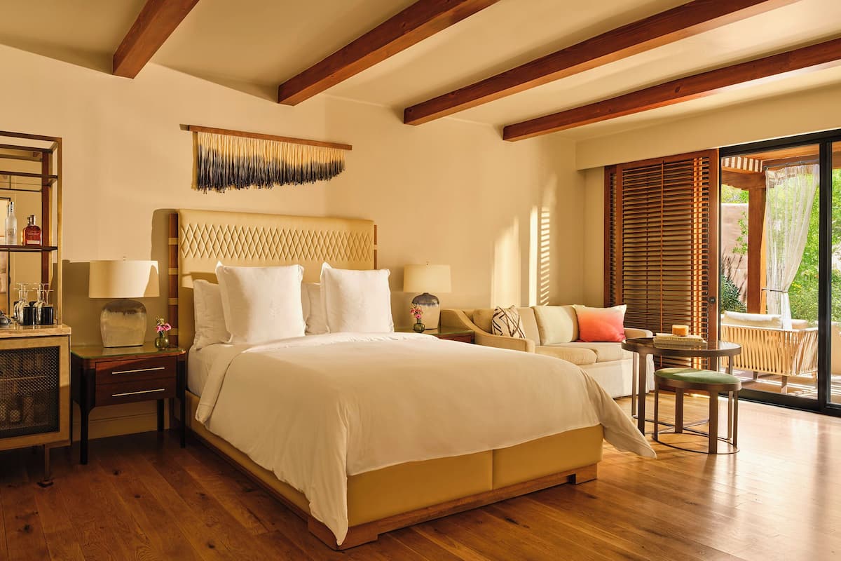 Premium bedding, down duvets, minibar, in-room safe