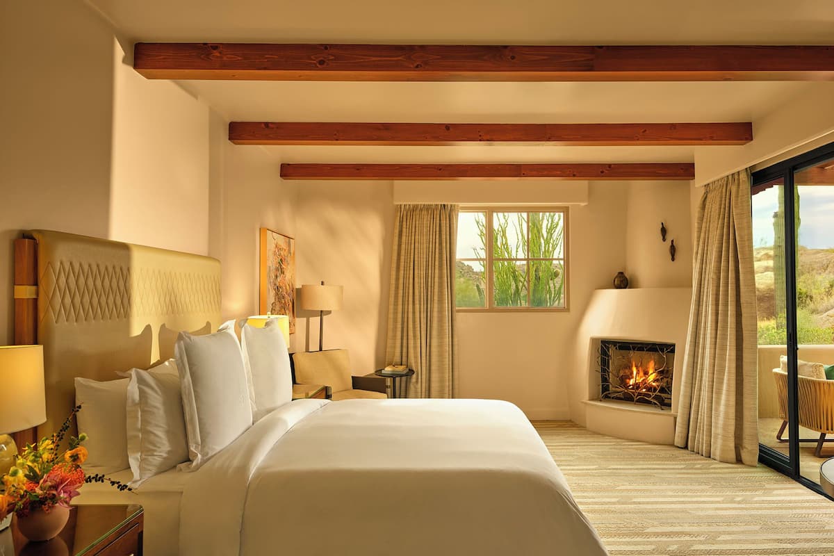Premium bedding, down duvets, minibar, in-room safe