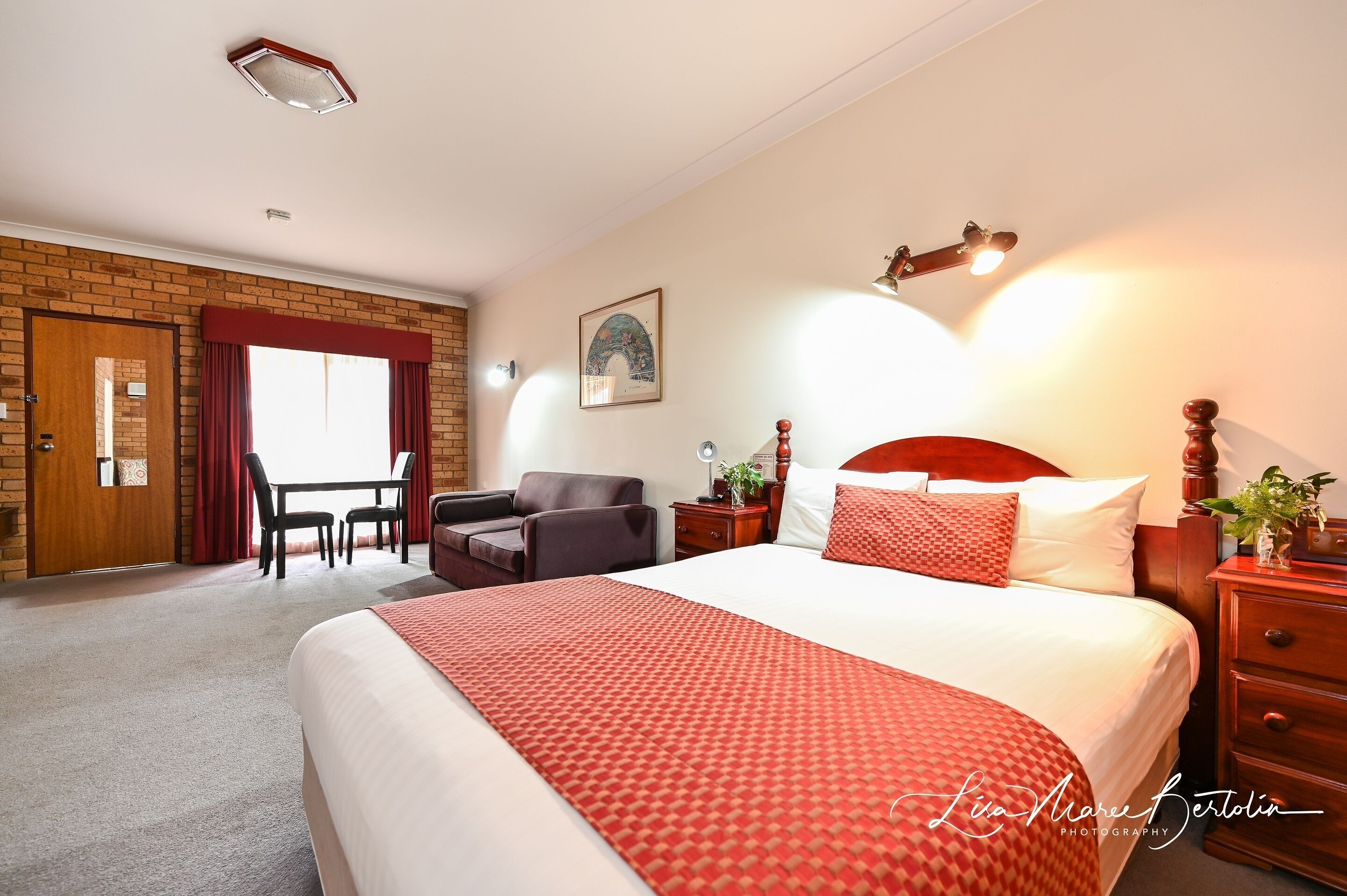 標準客房, 1 張加大雙人床 | 書桌、筆電工作空間、熨斗/熨衣板、折疊床/加床