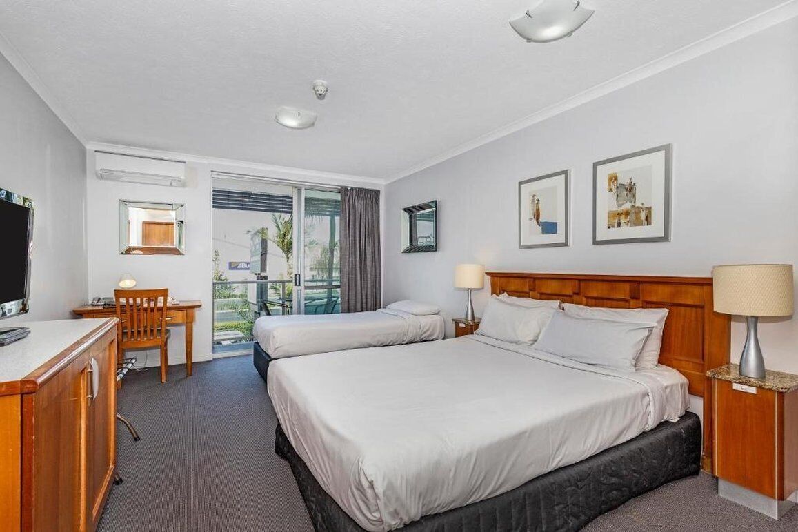 1 bedroom, premium bedding, desk, soundproofing