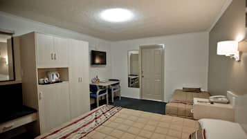 1 chambre, fer et planche Ă  repasser, Wi-Fi gratuit, draps fournis