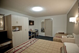Executive Twin  | 1 bedroom, iron/ironing board, free WiFi, bed sheets