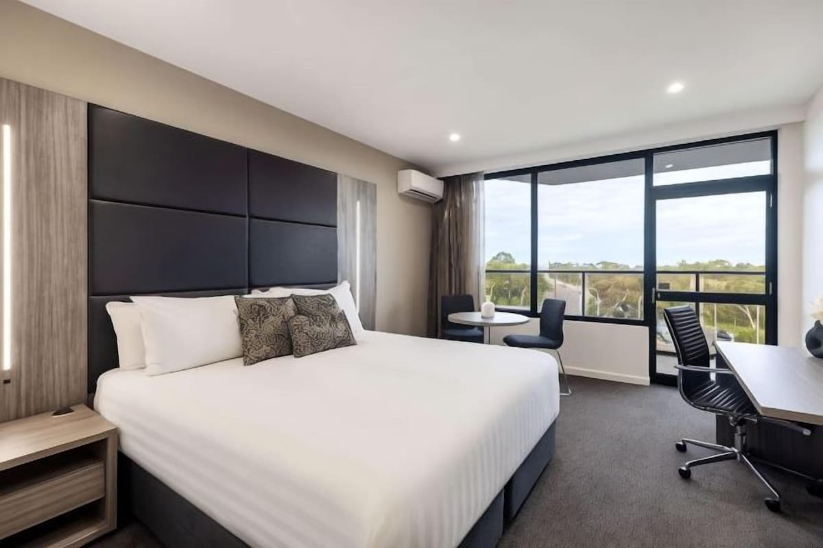 Minibar, in-room safe, blackout drapes, iron/ironing board