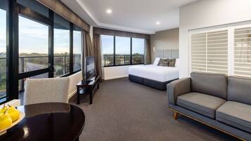 Premier Room, Jetted Tub