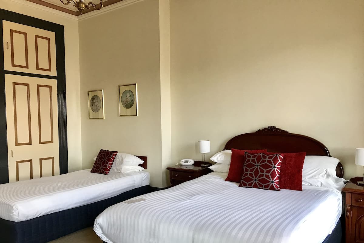 Standard Room, Multiple Beds | 1 bedroom, minibar, individually decorated, individually furnished