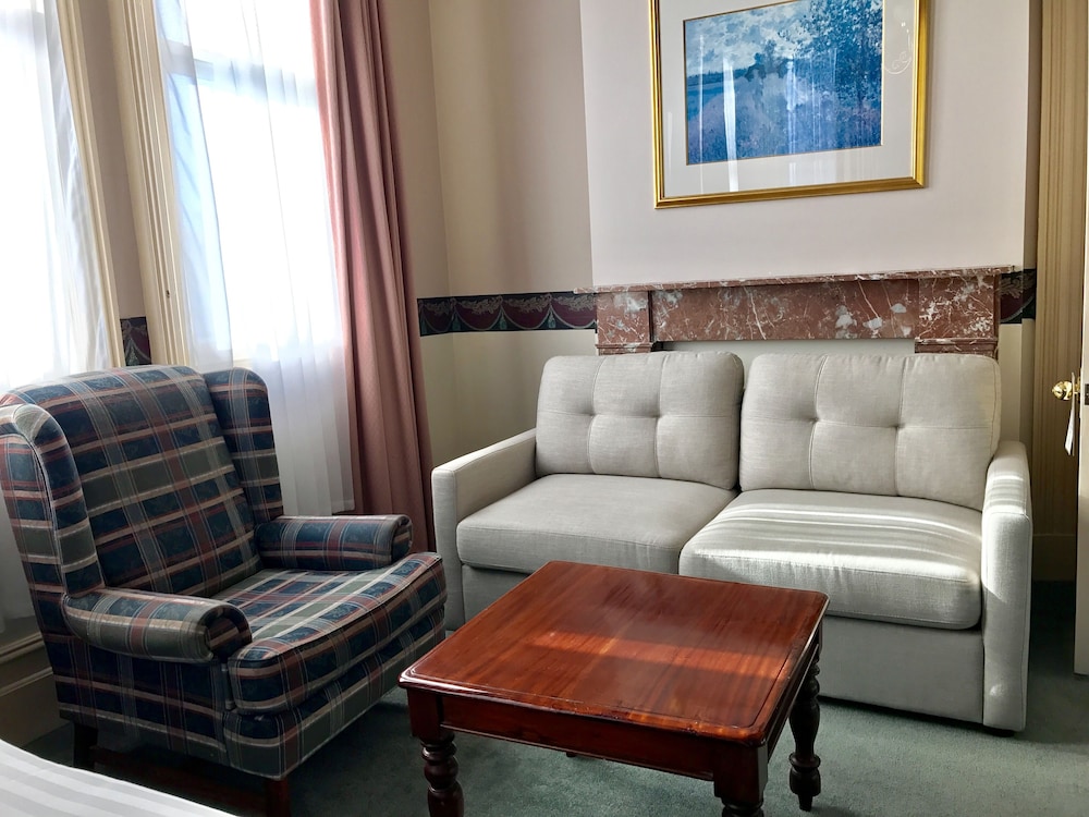 The Hotel Shamrock by null