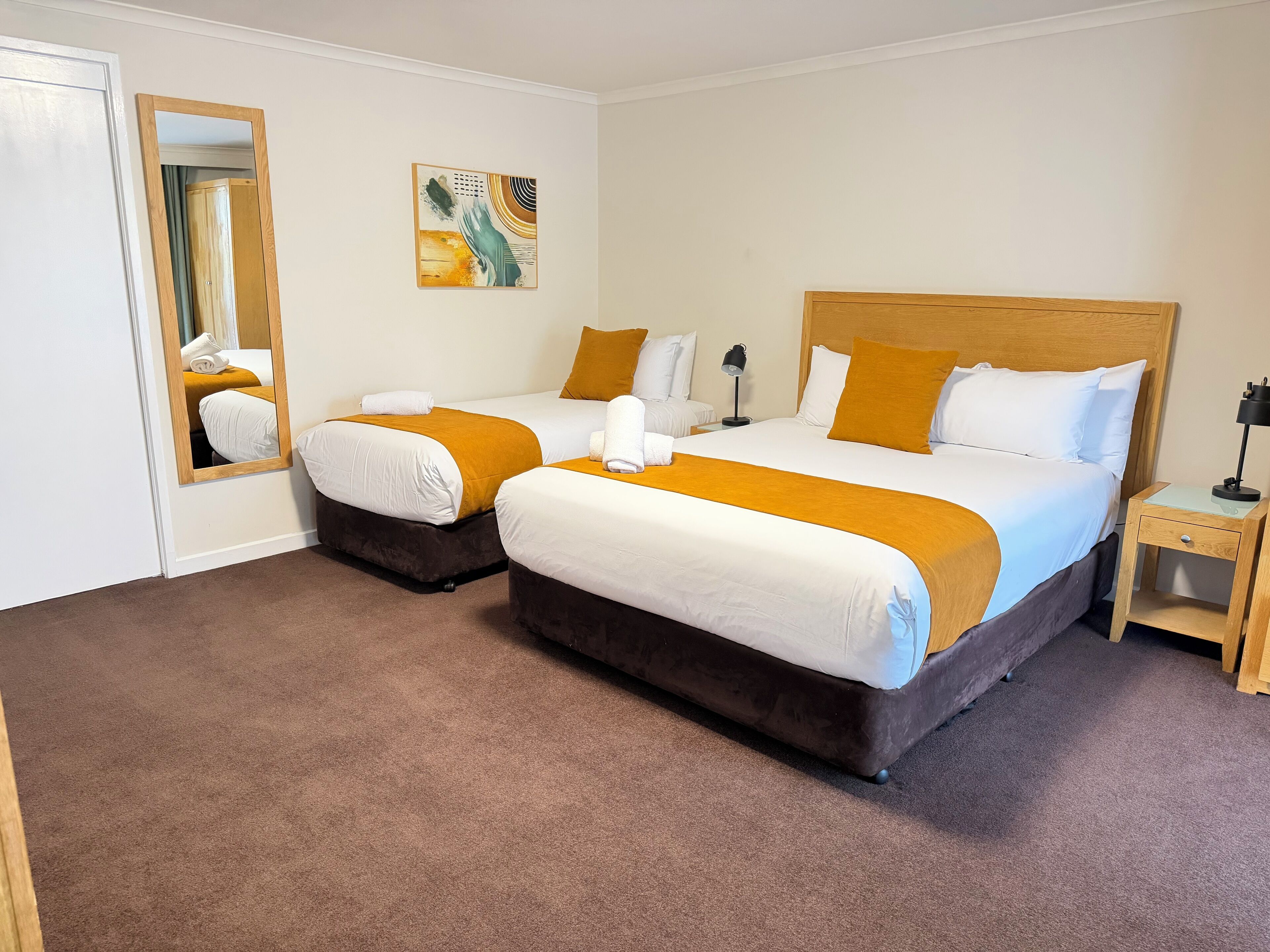 Premium Queen Accessible Room | Premium bedding, minibar, iron/ironing board, free WiFi
