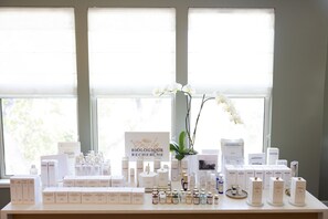 Couples treatment rooms, body treatments, hydrotherapy, aromatherapy