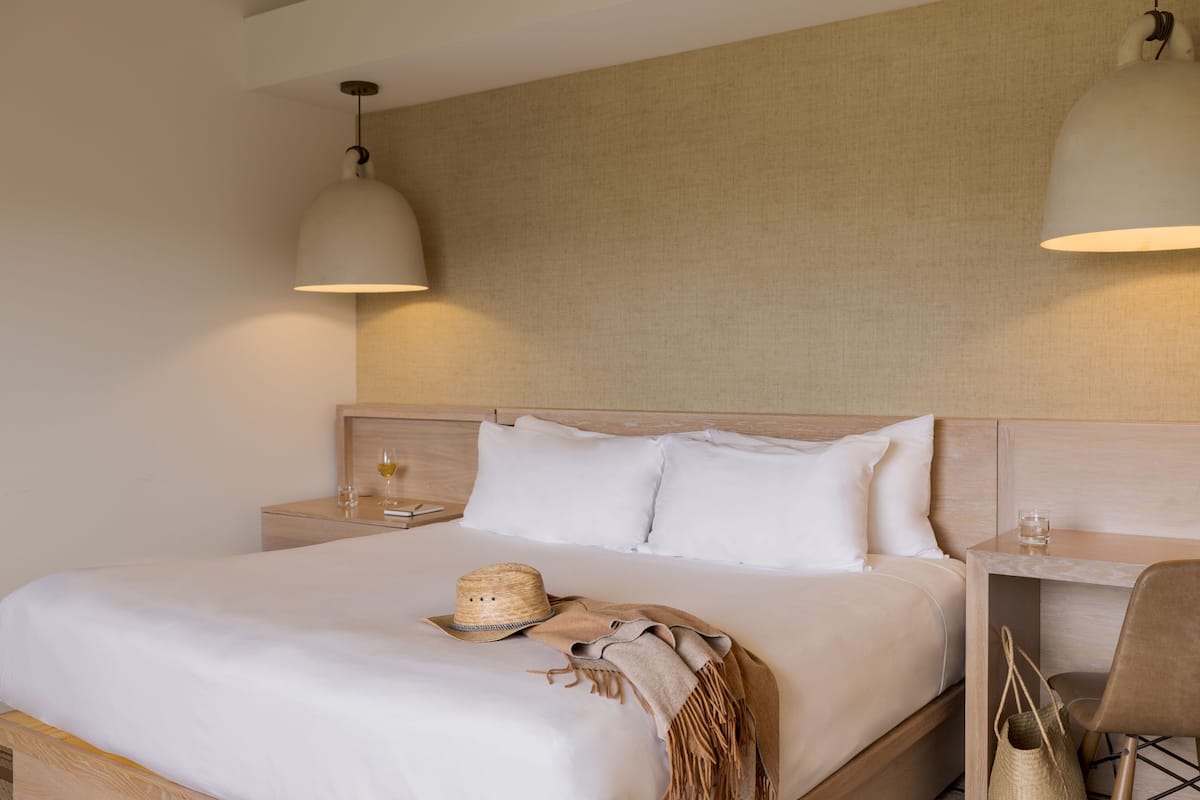 Premium bedding, in-room safe, desk, blackout curtains