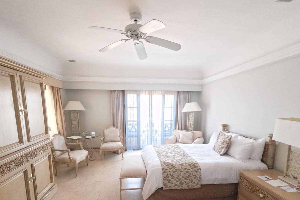 Premium bedding, down duvets, pillow-top beds, free minibar items