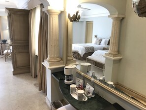 Grand Room (Kids Stay Included) - Grand Isla Navidad Golf & Spa Resort with Marina (Isla Navidad)