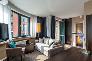 Egyptian cotton sheets, in-room safe, desk, laptop workspace - Hotel Docklands (Antwerp)