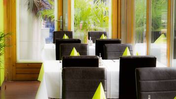 Daily buffet breakfast (EUR 9.90 per person)