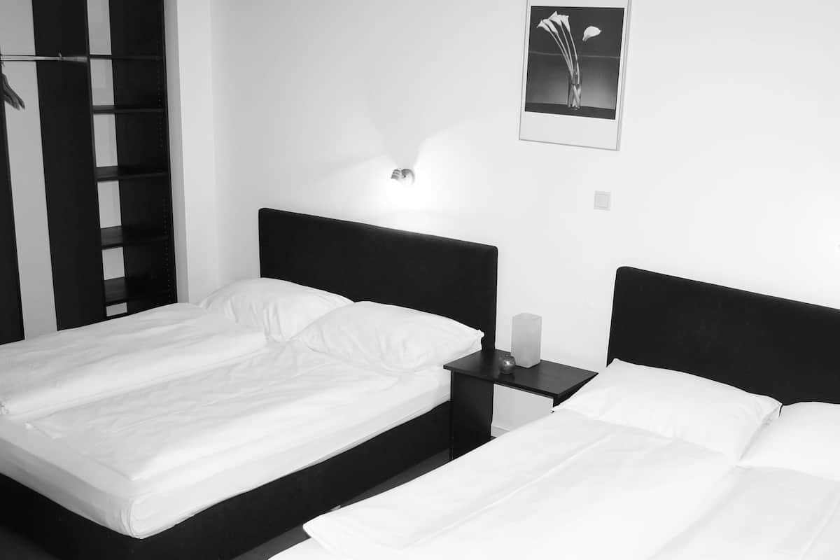 Family Room | In-room safe, desk, iron/ironing board (on request), cribs (free)