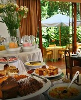 Desayuno buffet incluido todos los días 