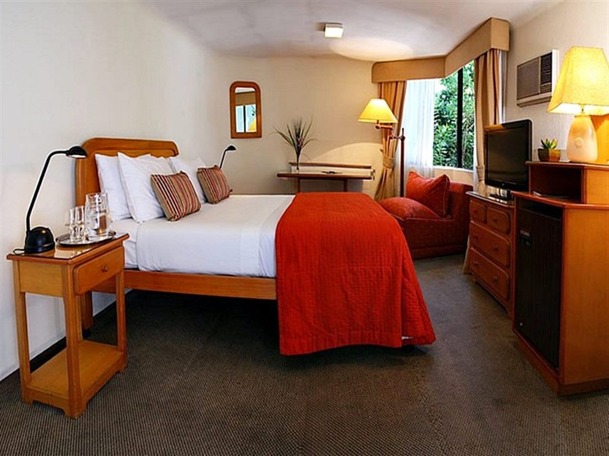 In-room safe, laptop workspace, free WiFi, bed sheets