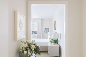 開放式套房, 2 張加大雙人床 | 義大利 Frette 床單、高級寢具、羽絨被、舒適加層