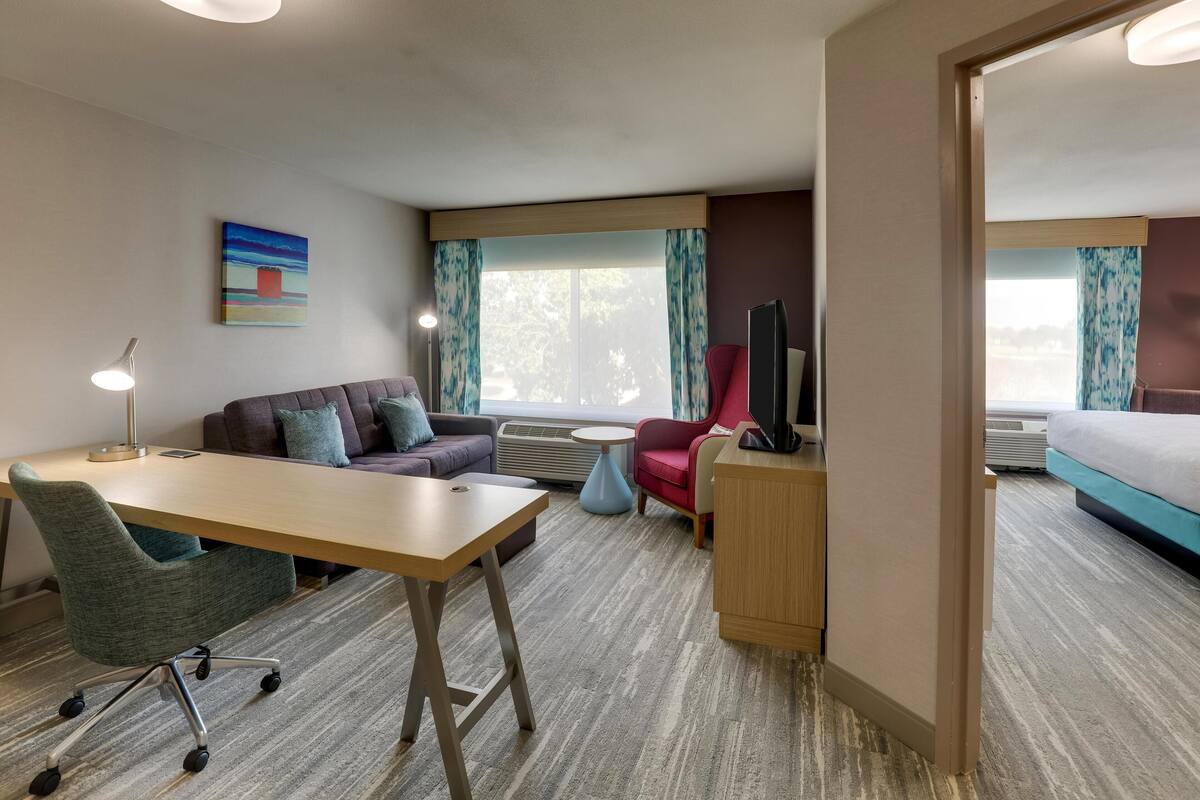 Suite, 1 kingsize-seng | Skrivebord, skrivebord for bærbar PC og strykejern/-brett