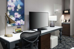 Caja fuerte, escritorio, espacio para trabajar con un portátil