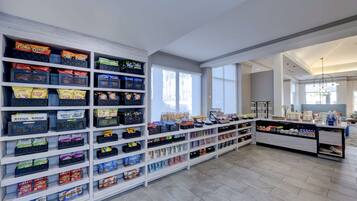 Snack bar