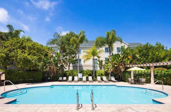 Outdoor pool, open 6:00 AM to 10:00 PM, sun loungers