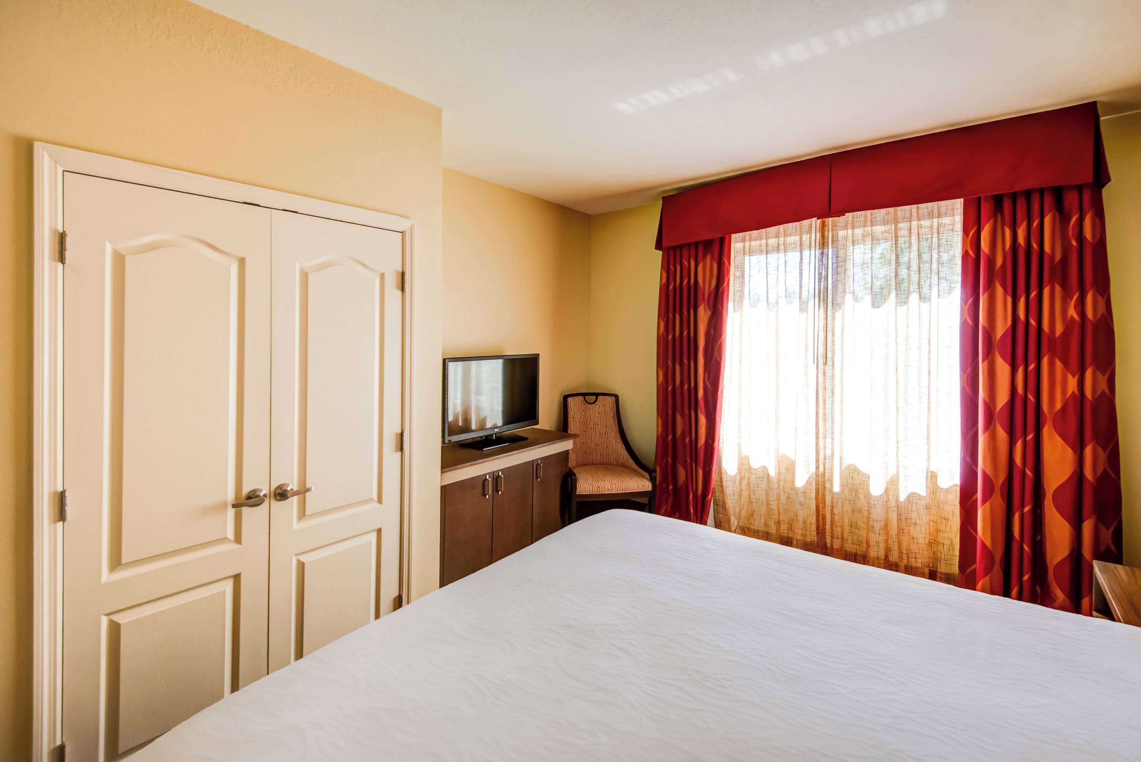 1 bedroom, blackout curtains, soundproofing, iron/ironing board