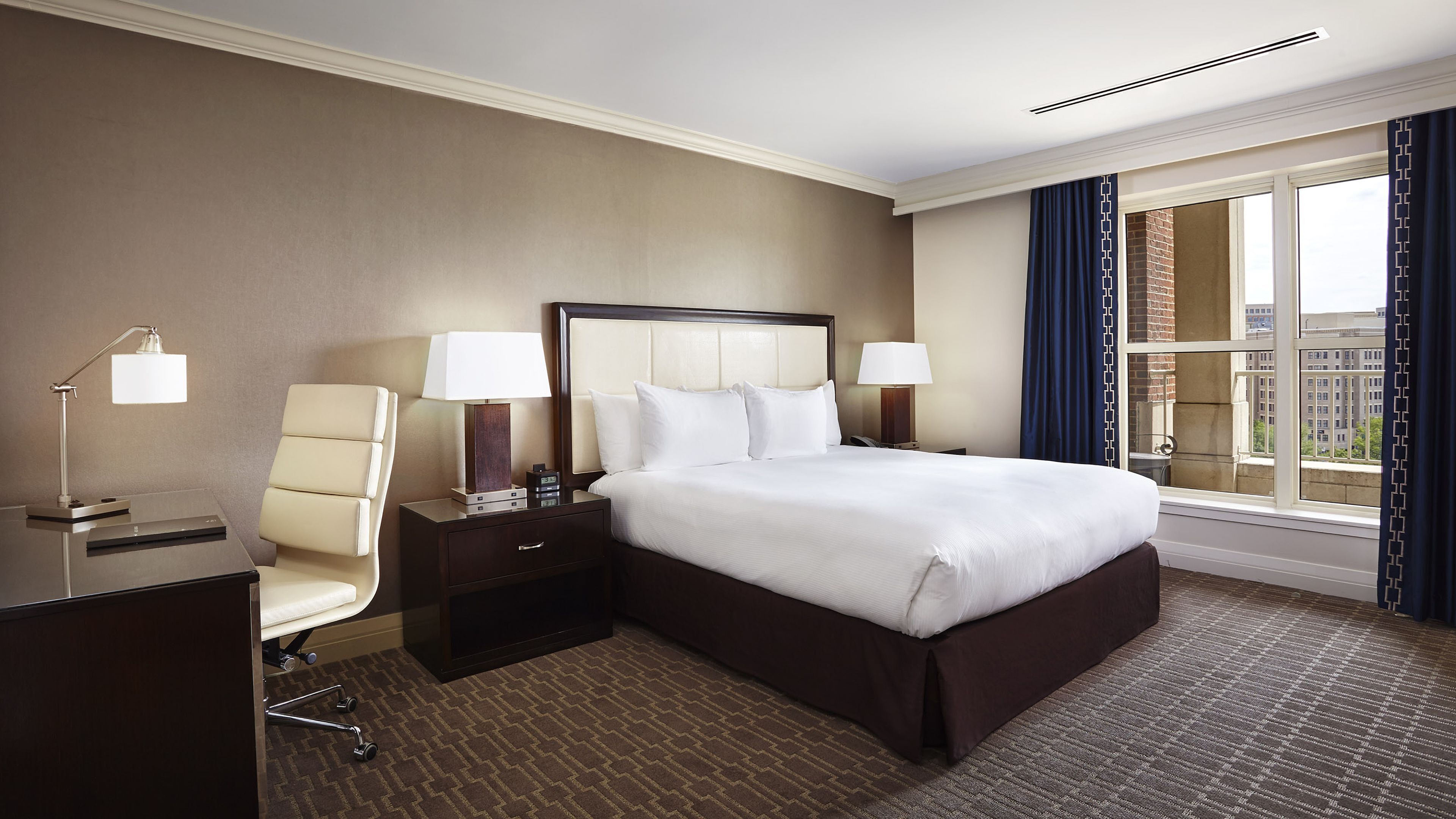 Premium bedding, in-room safe, desk, laptop workspace