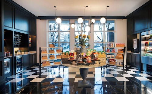 Hilton Alexandria Old Town