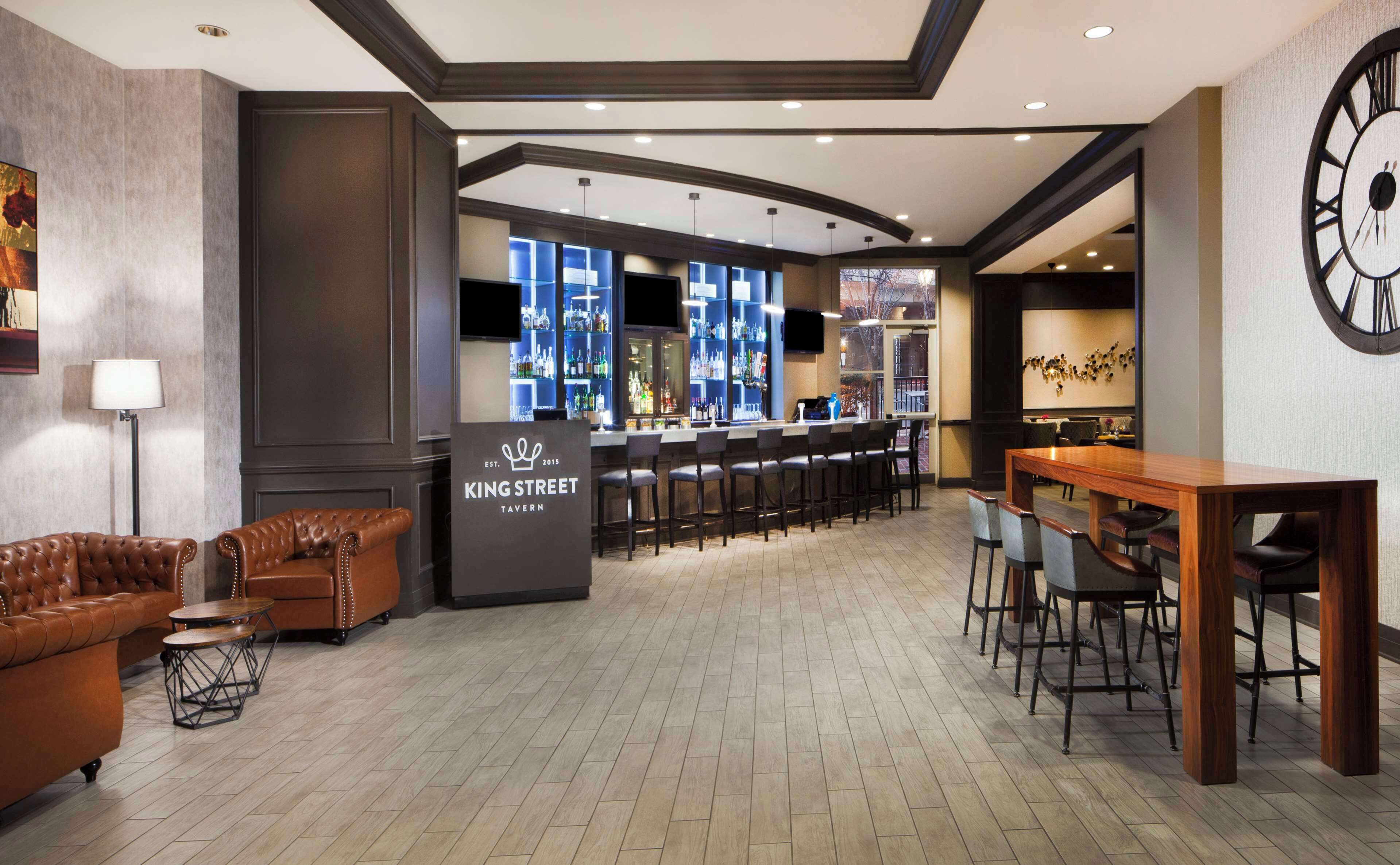 breakfast, lunch, dinner served; american cuisine