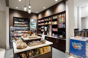 Snack bar - Hilton Garden Inn Chicago Downtown/Magnificent Mile (Chicago)
