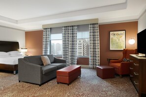 32-英寸液晶电视 （配备卫星频道）、电视