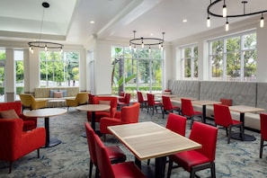 Petit déjeuner servi sur place