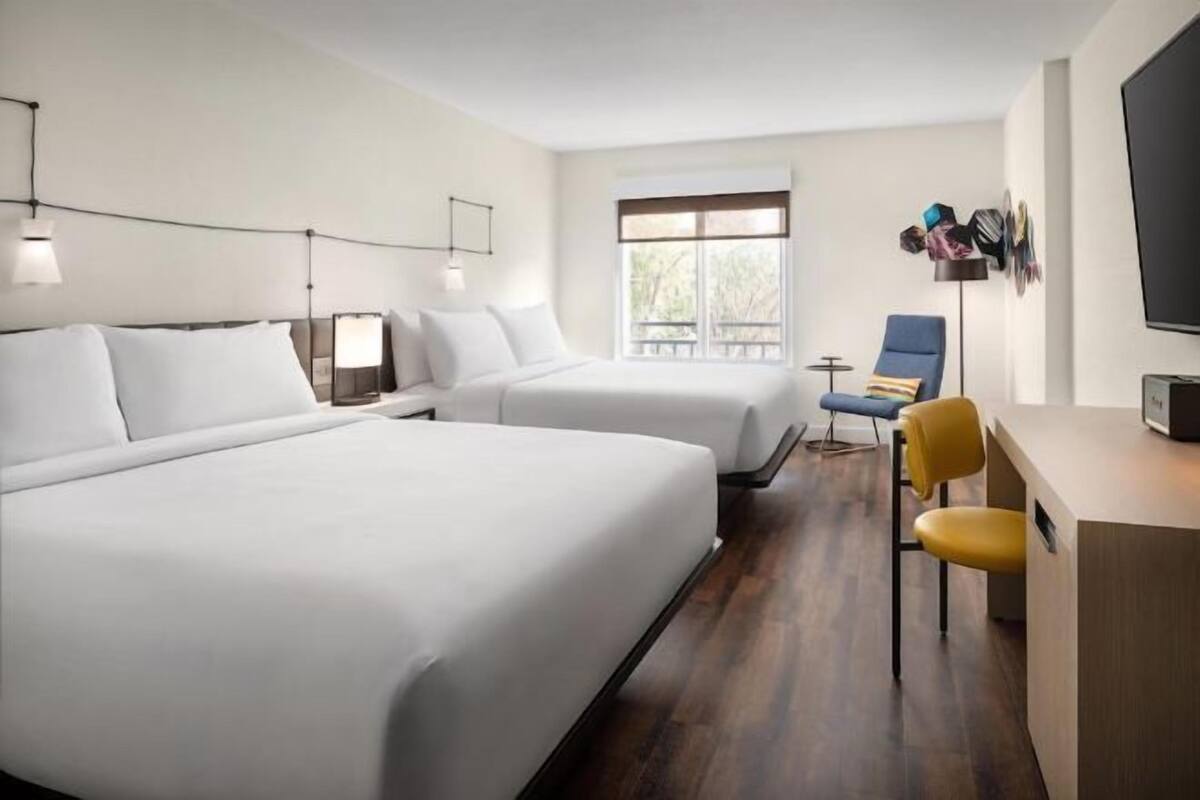 Hypo-allergenic bedding, in-room safe, desk, laptop workspace