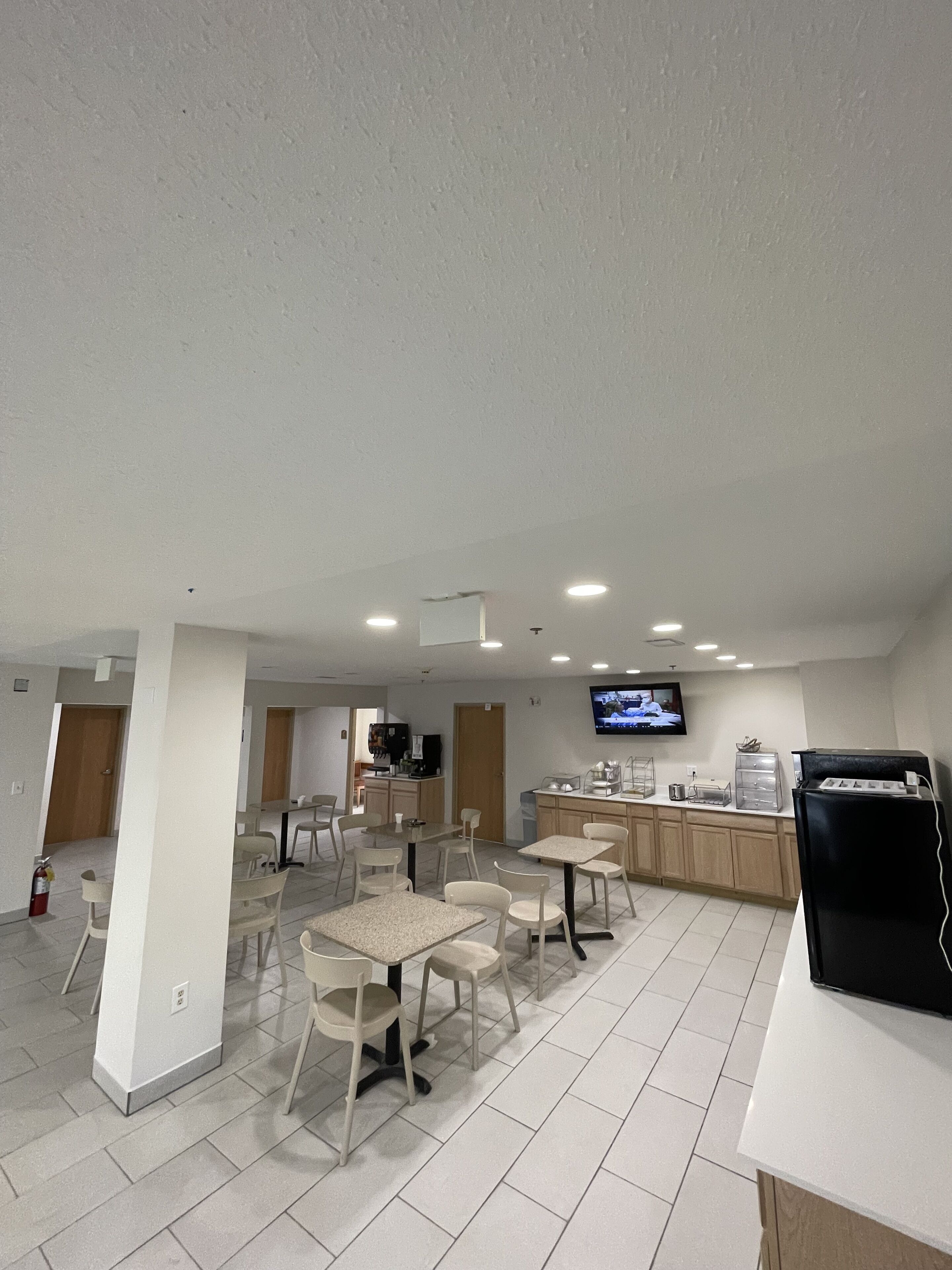 free daily continental breakfast