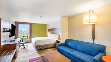 Phòng Suite, 1 giường cỡ king | Két bảo mật tại phòng, bàn, bàn ủi/dụng cụ ủi quần áo