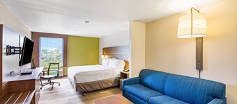 Holiday Inn Express Hotel & Suites Columbus by IHG
