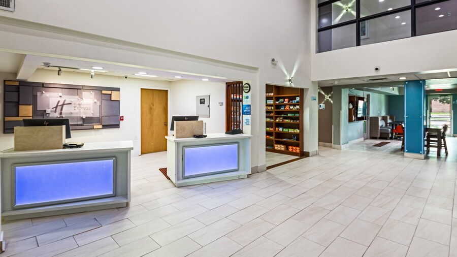 Holiday Inn Express Hotel & Suites Columbus by IHG