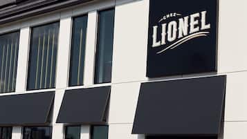 Breakfast, lunch, dinner served; French cuisine