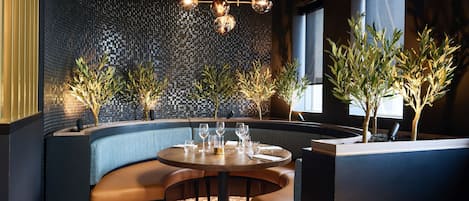 Breakfast, lunch, dinner served; French cuisine