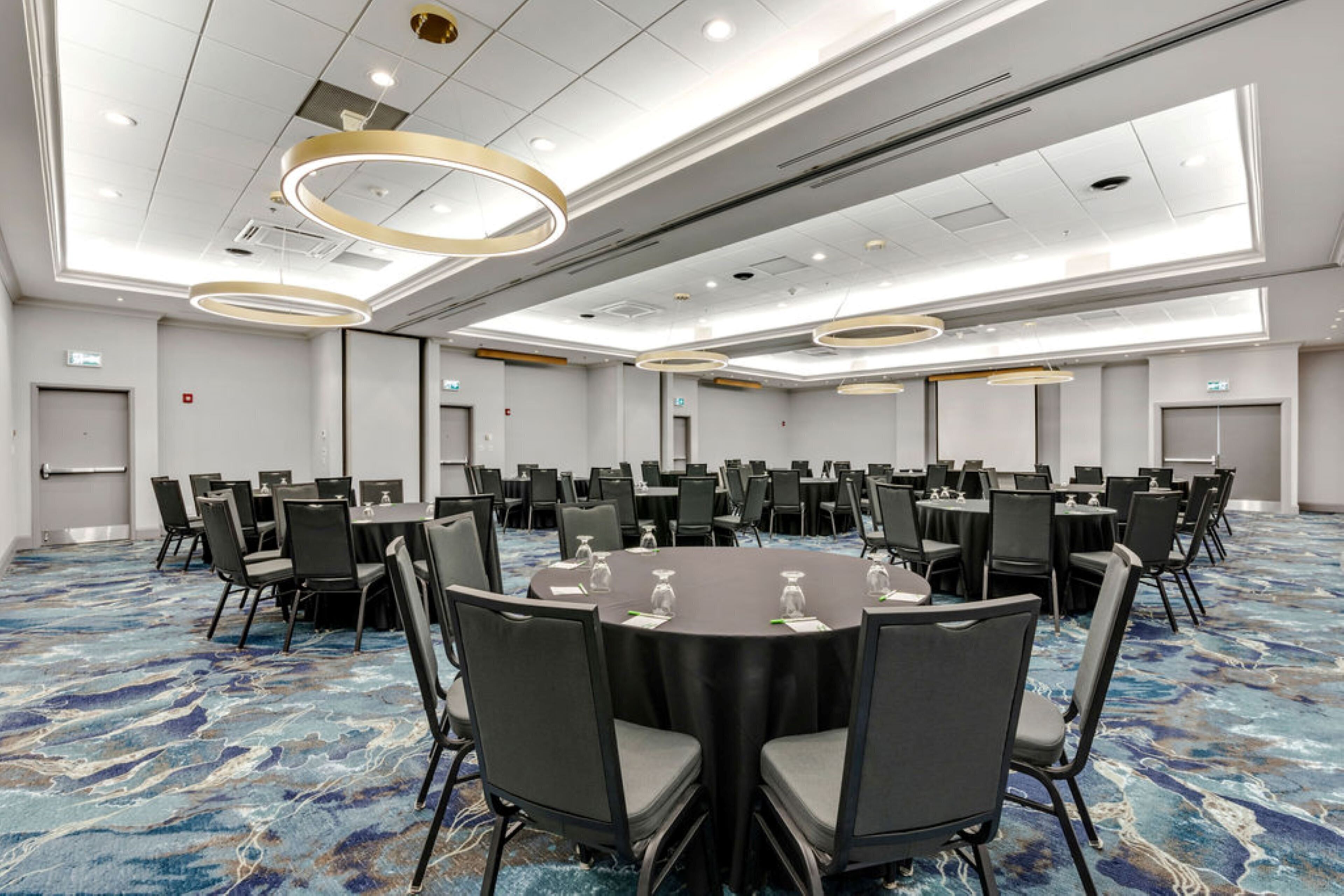 Photo - Holiday Inn & Suites Ottawa Kanata by IHG