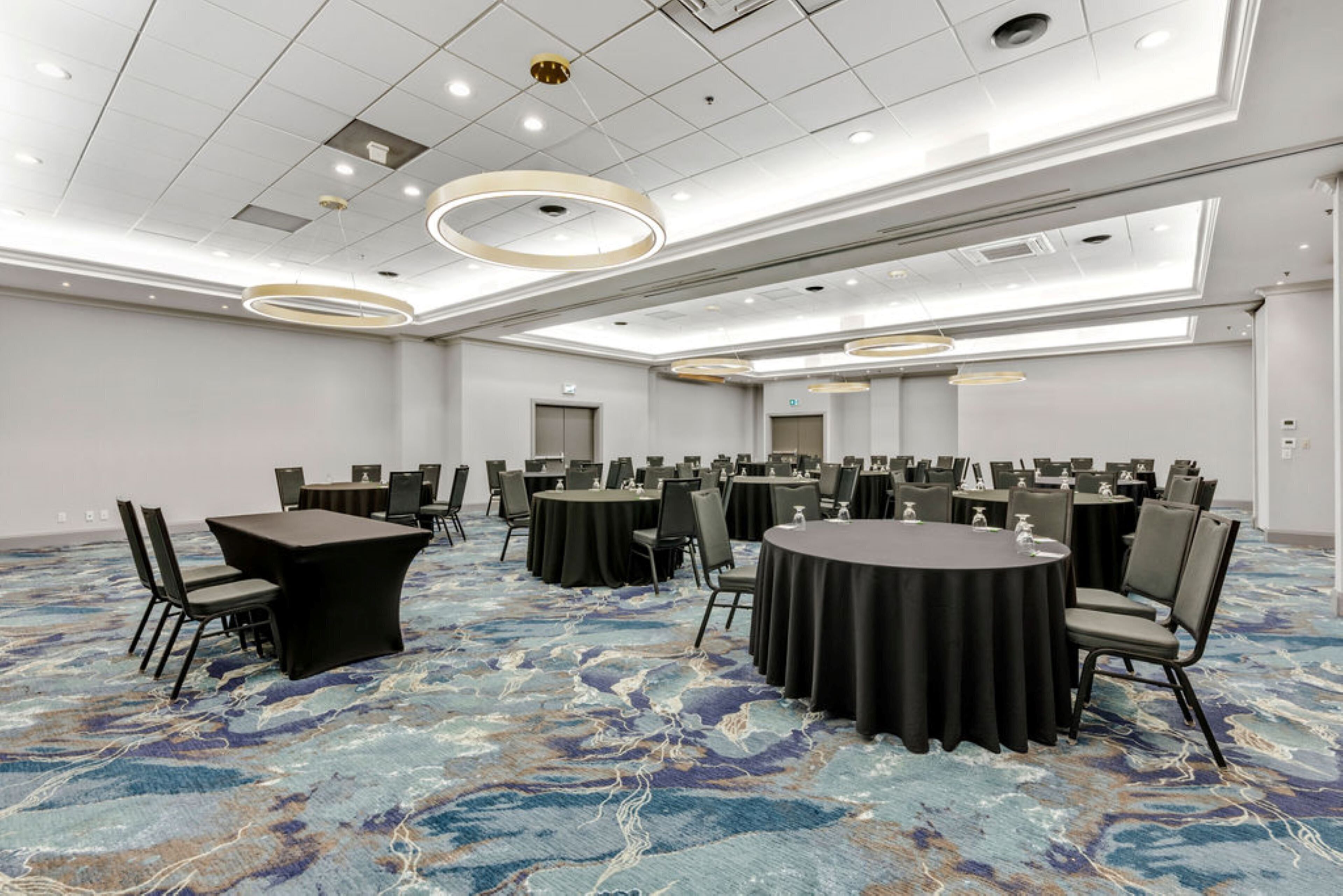 Photo - Holiday Inn Hotel & Suites Ottawa Kanata by IHG