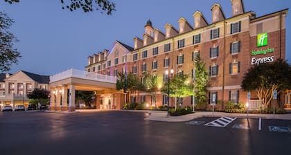 Holiday Inn Express State College at Williamsburg Square by IHG