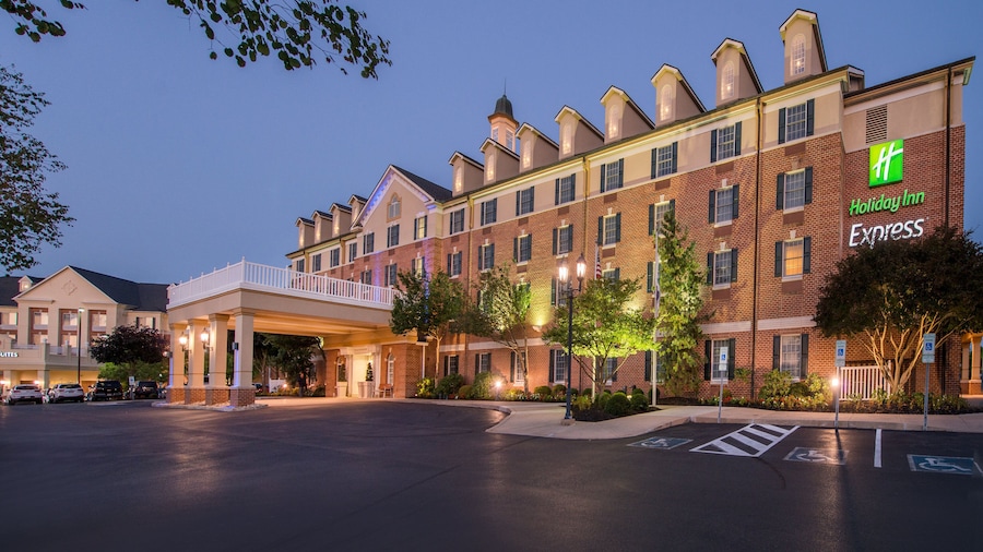 Holiday Inn Express State College at Williamsburg Square by IHG