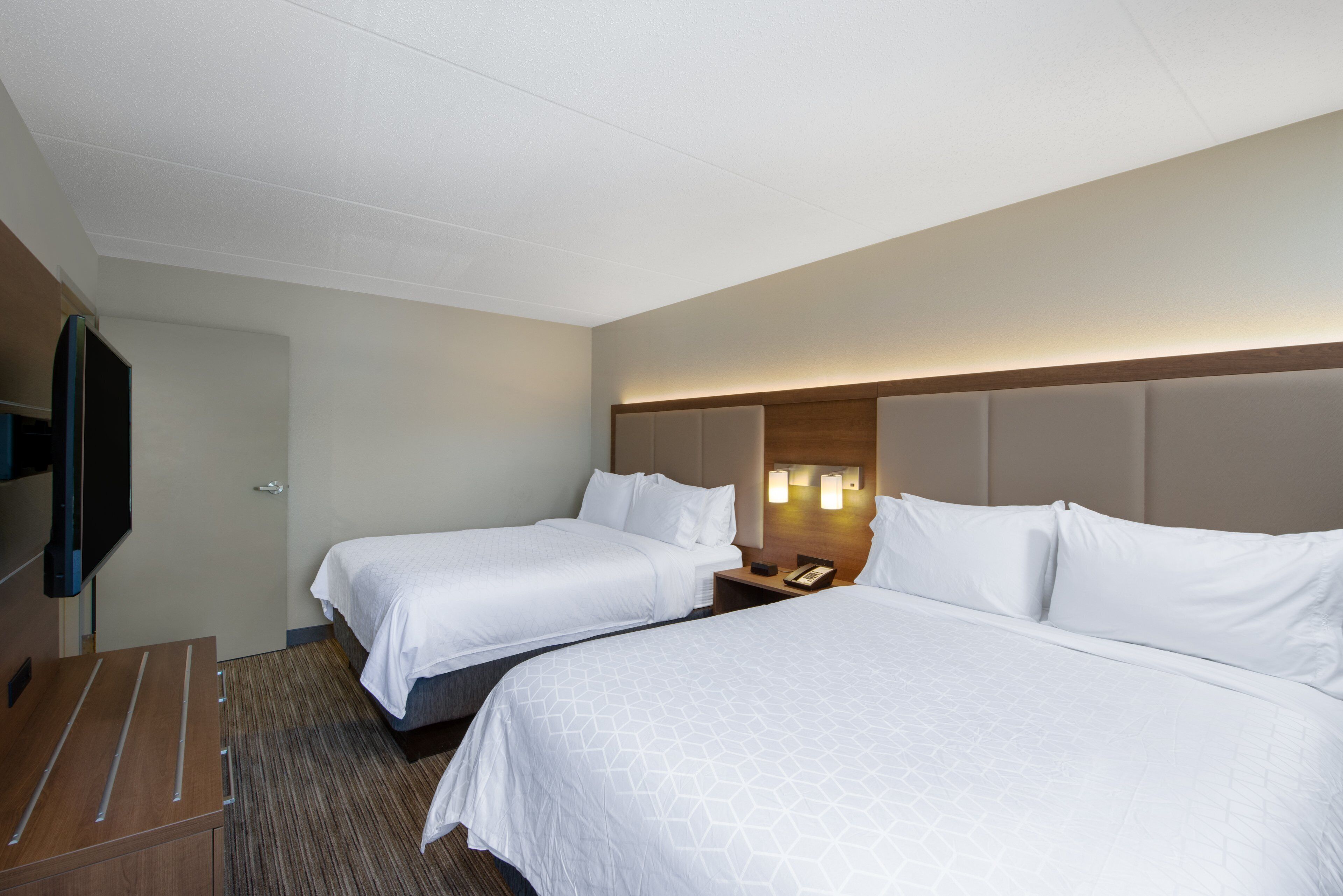 Suite, 1 Bedroom | Hypo-allergenic bedding available, down comforters, in-room safe, desk